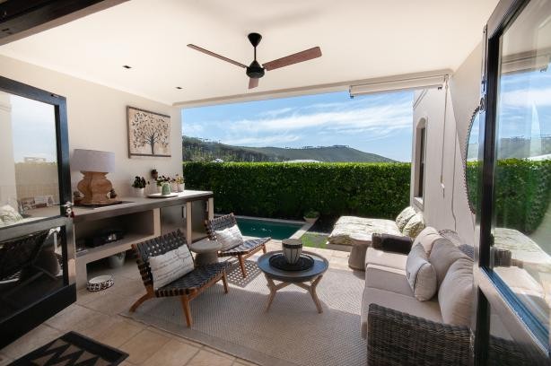 PORTRAIT-408-22fc18651f1a6cd19fea0c02aa78582526d72301d3e39e3455ad49e2be59c51a