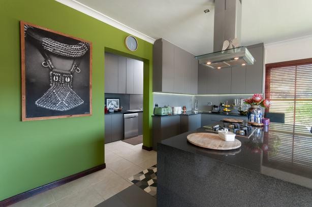 PORTRAIT-408-7ba9e8aec81c925c7ca87ea3a1937f37be425881d07d3caa141200885062b23e