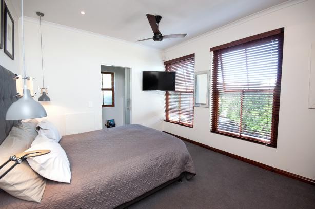 PORTRAIT-408-b1f2cf6786999cf3b75ff36d177000c9ab776d2706f80cd23efd834a25c11791