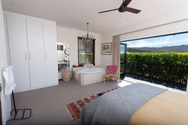 PORTRAIT-408-fc83ec649ea789801adbf92933dac69cae878f89fde825476283ee5c19e605a9