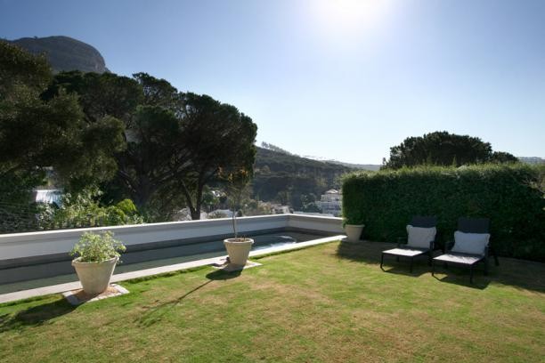 PORTRAIT-408-0cdeb1be958c5696b5cc212a7d6b75434d84e8429877f03a51da8779d2ca127d