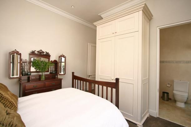 PORTRAIT-408-a9d5a63712db083a464b3920c30e562e4fac15e76565471f1d4b5661aeabc608