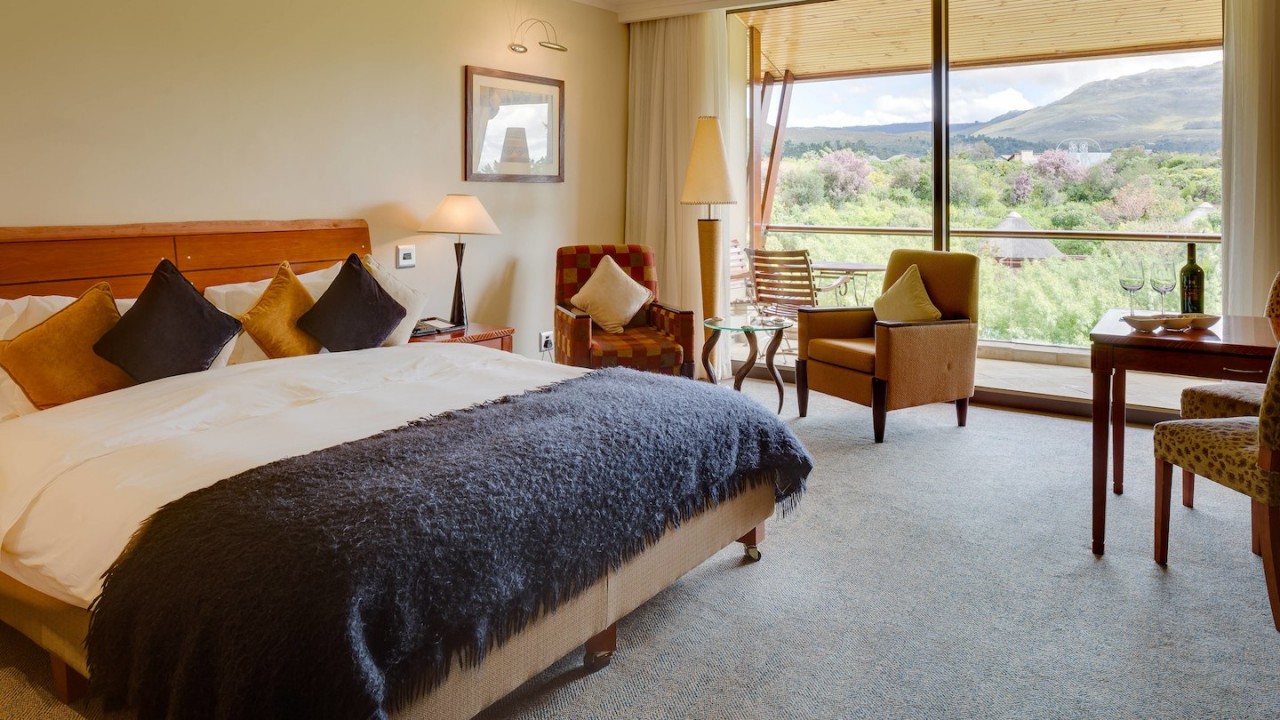 cptak-guestroom-0005-hor-wide