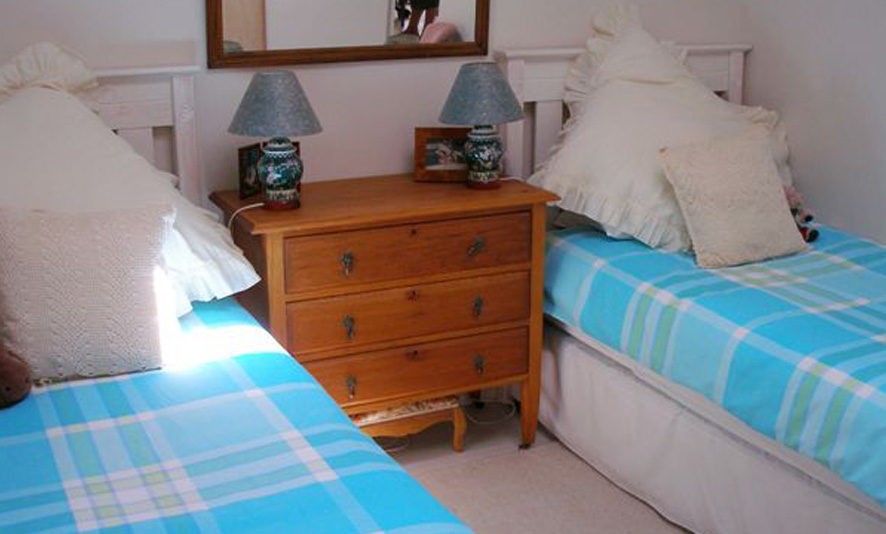 46-2nd-bedroom-886x534