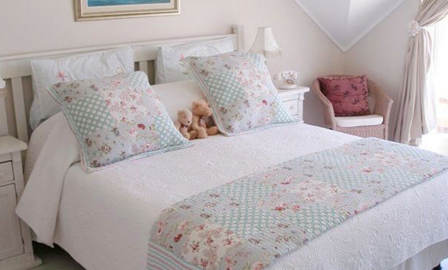 46-main-bedroom-886x534