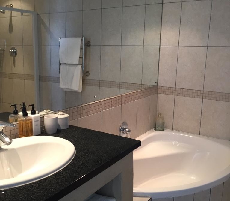 PHOTO-2018-10-17-16-08-47-768x670