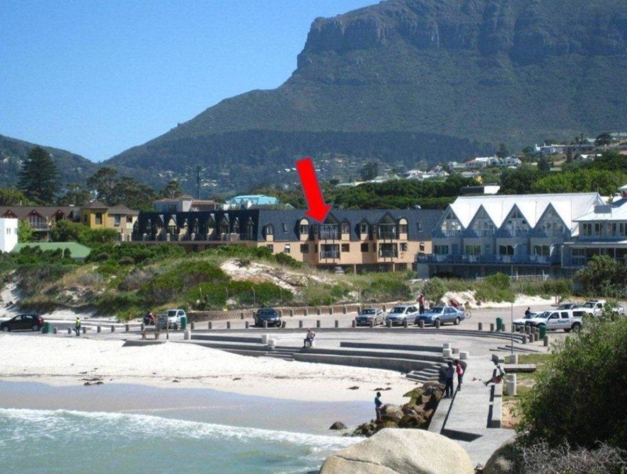 Village-Sq-location-at-the-beach-886x670