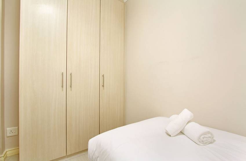 26798_1539610966-2746107648_2