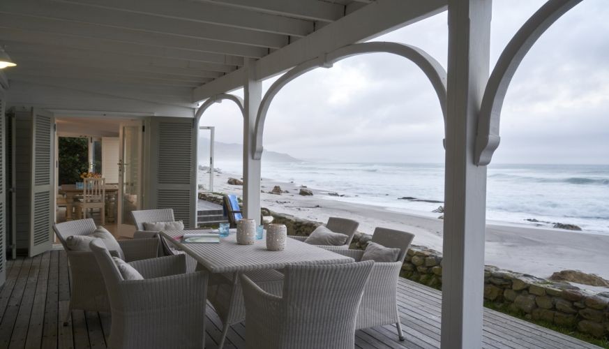 Perfect-Hideaways-The-Beach-House-Misty-Cliffs-2