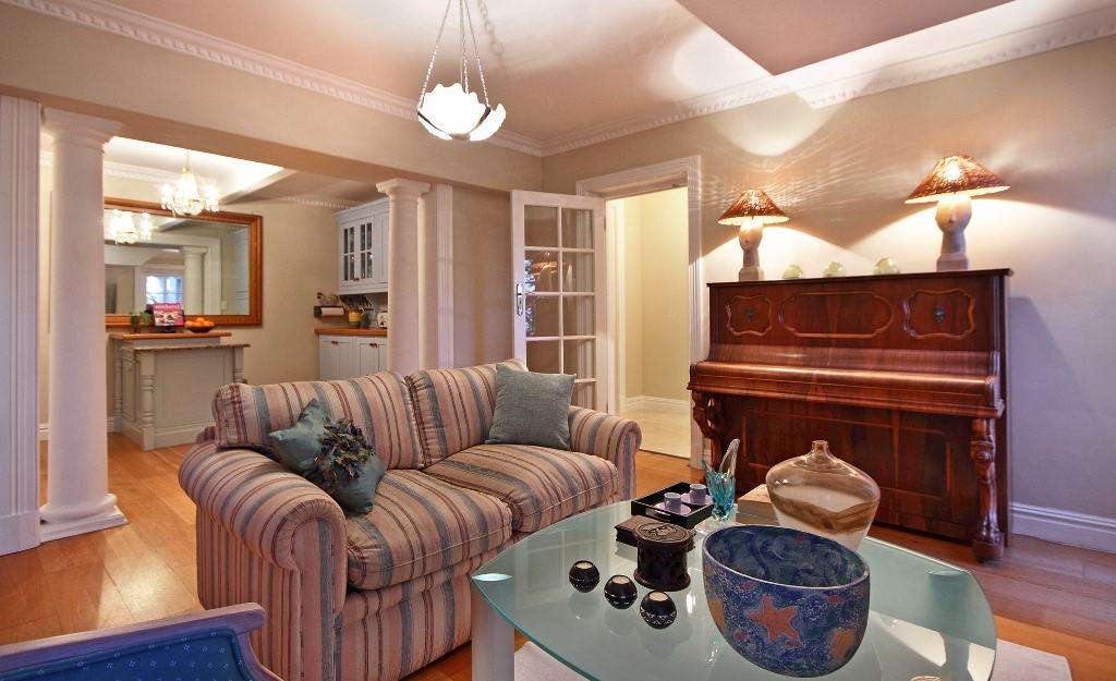 suite-5-sitting-room-kitchen