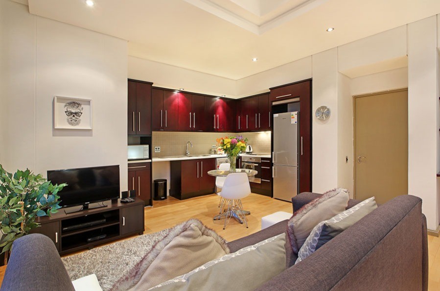 cr0608_00415373870884773