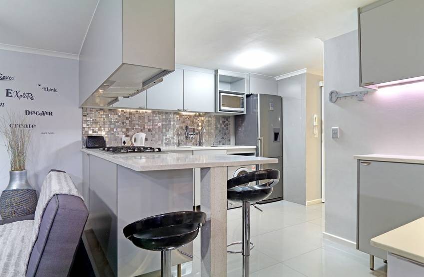 26991_1548836934-5400374163_5