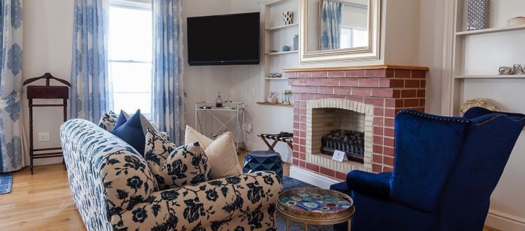 Drommerdaris-Premium-Suite-lounge-2