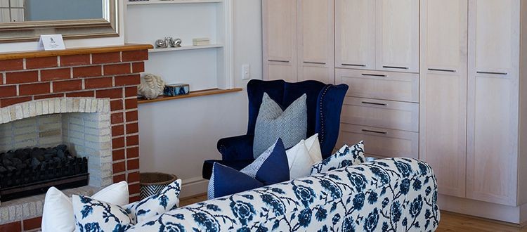 Drommerdaris-Premium-Suite-lounge-view-2-1