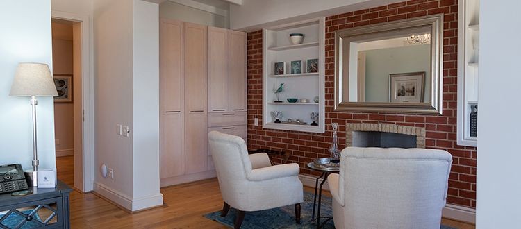 Waterwitch-Premium-Suite-lounge