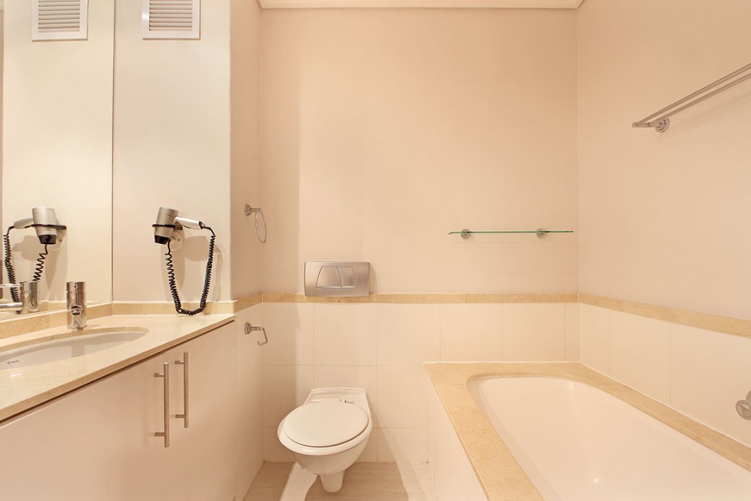 8353_1508236168-3172967070_4