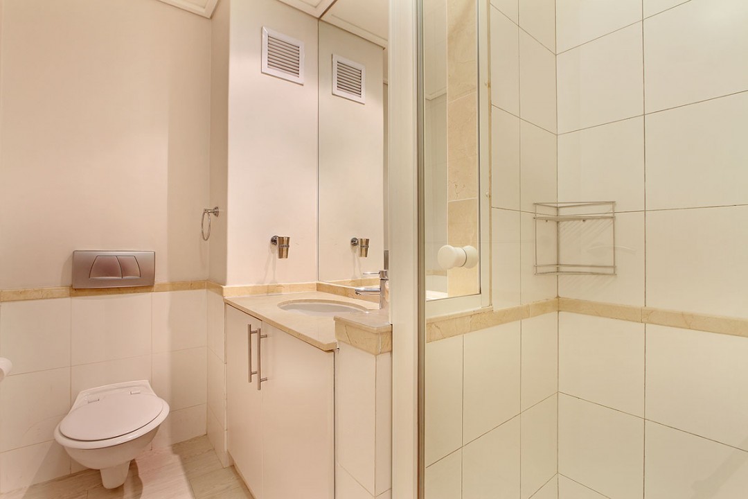 8353_1508236178-2117660669_7