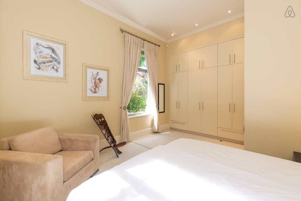 1f043d80-864c-403c-888d-f8e44afeffc0