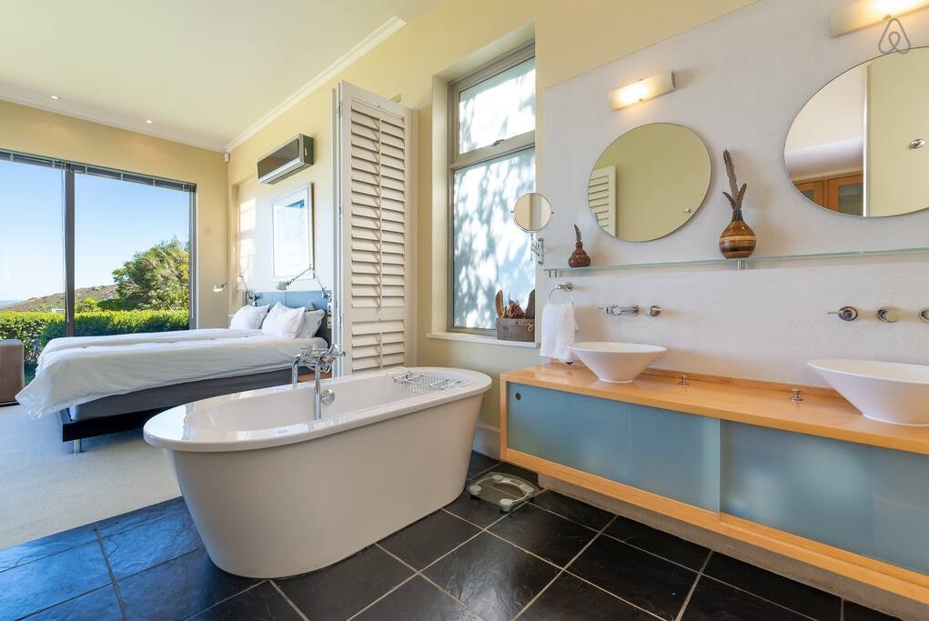 28b09248-cb72-4c06-b38d-445847f11360