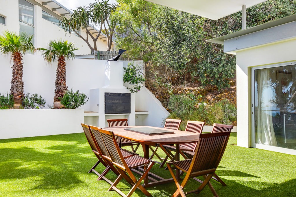 Camps-Bay-Holiday-House_Cape-Concierge-1024x683