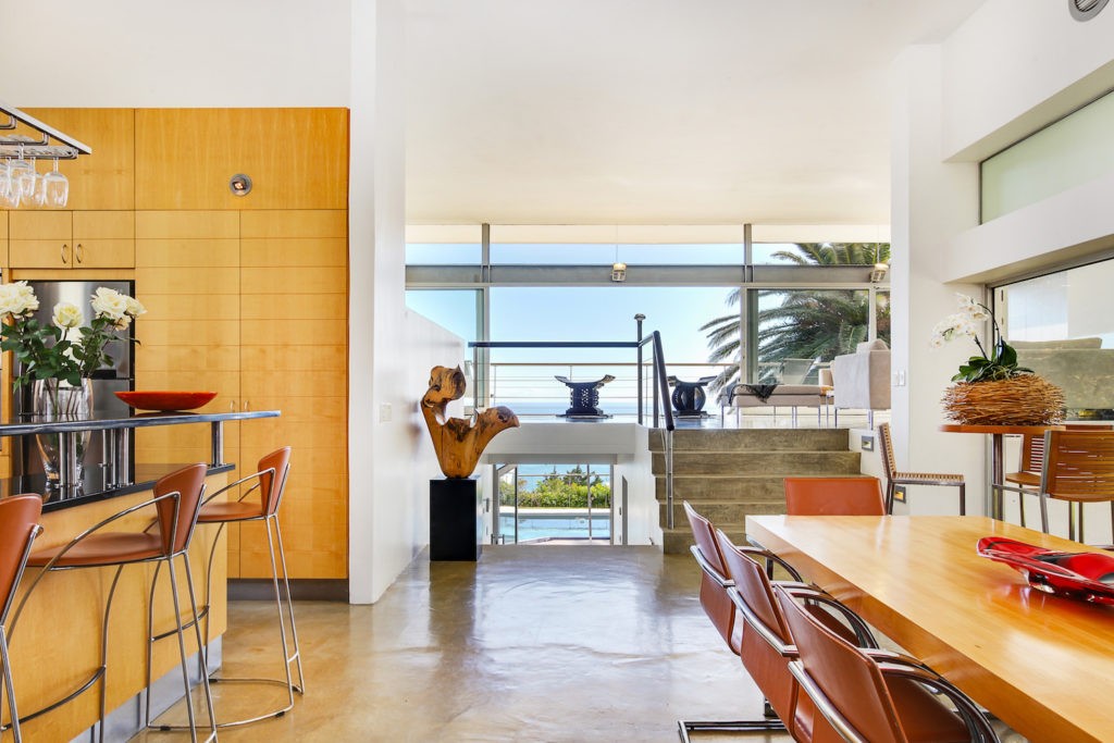 Camps-Bay-Villa-with-pool_Cape-Town-1024x683