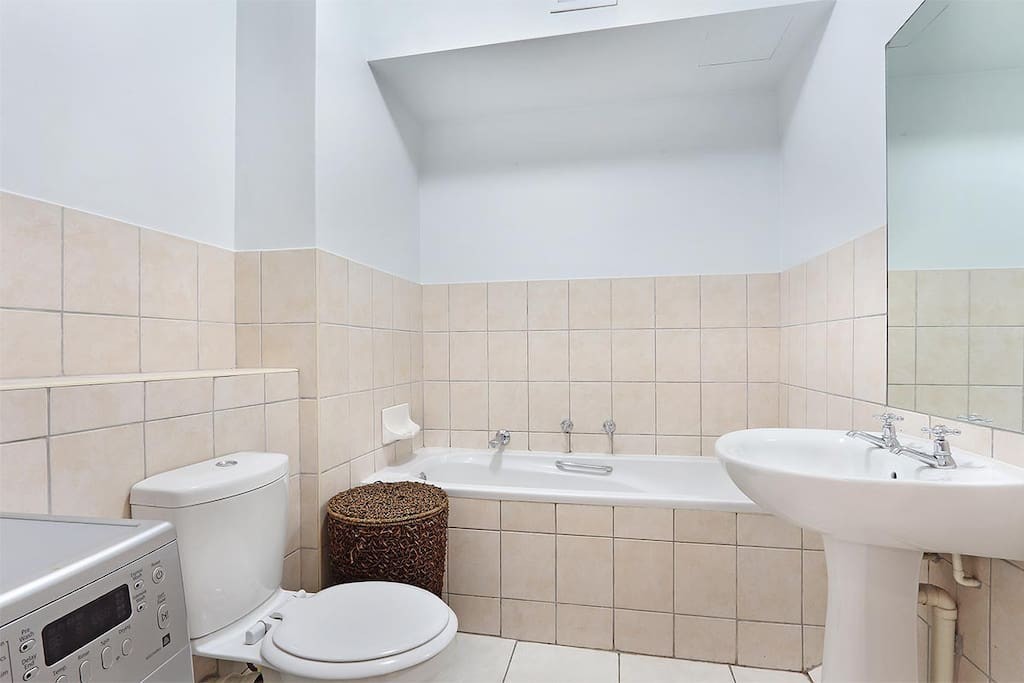 b1ca7b28-0067-4db0-9733-22f6dbdce1ad