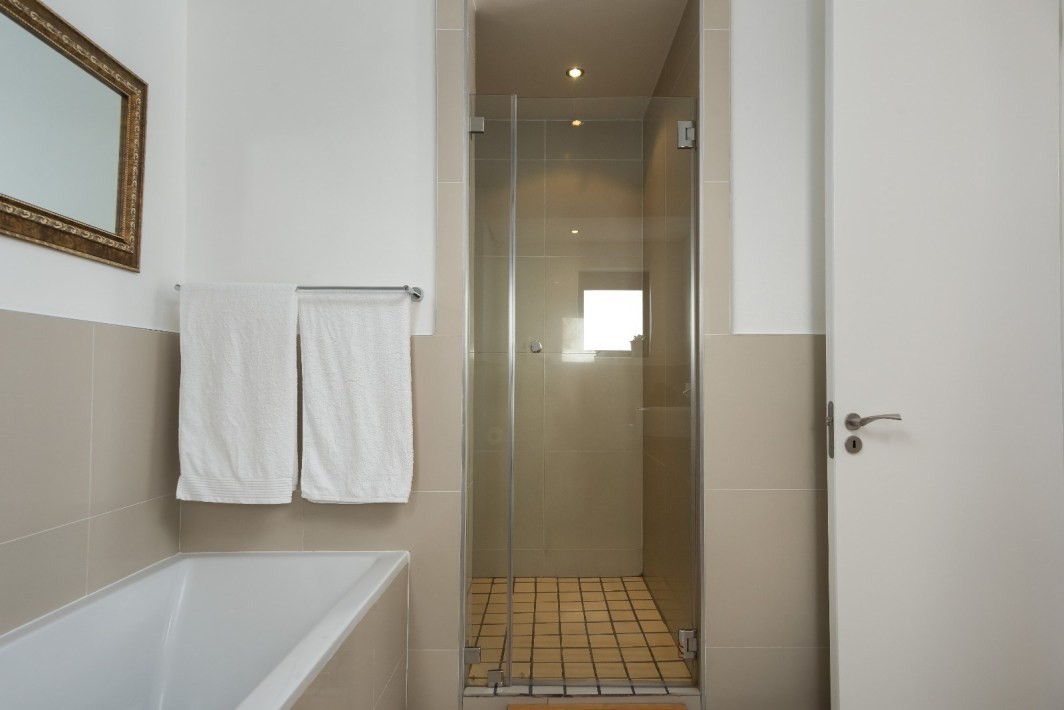 Big-Bay-Accommodaton-186-Eden-on-the-Bay-10-of-21