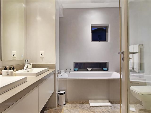 c67aa885-d593-4127-937f-17027e7ff0e3