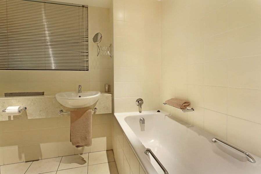 mh0218_01815374048690844