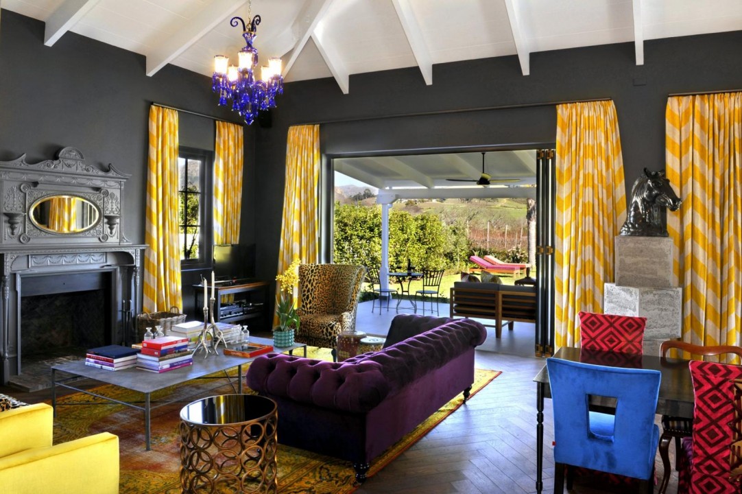 04. LA CLÉ DES MONTAGNES - La Galerie - lounge towards verandah