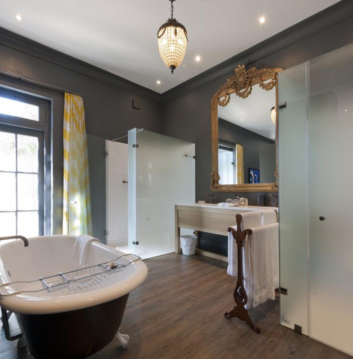 08. LA CLÉ DES MONTAGNES - La Galerie - bathroom