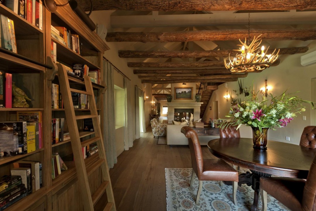 04. LA CLÉ DES MONTAGNES - La Grange - library