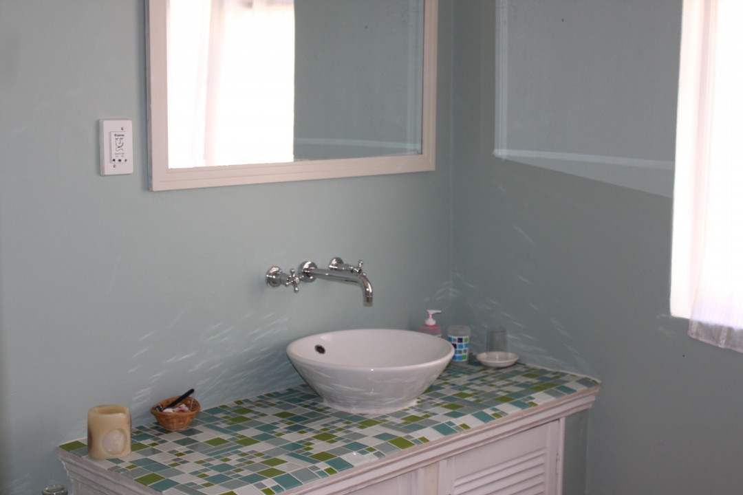 Suite 17 bathroom detail