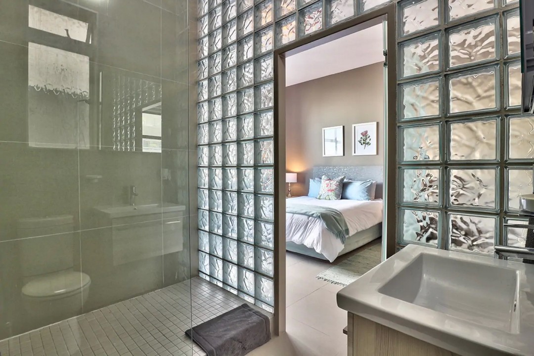 e0389e41-8a50-46b7-b467-8c9647160965