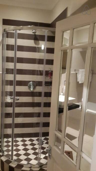 d1515f15-42d5-46e1-a8a4-c8e87e916cd7