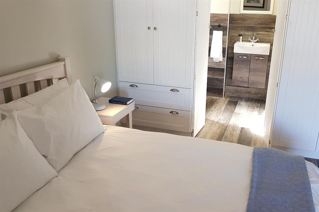 20181121_011455_AM_2nd_en-suite