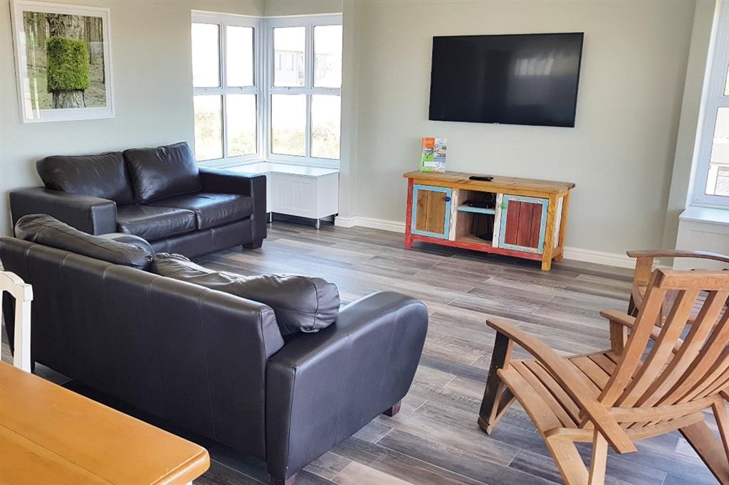 20181121_011733_AM_Living_1