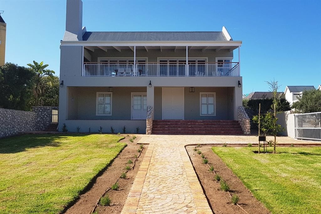 20181121_011833_AM_Outside_View