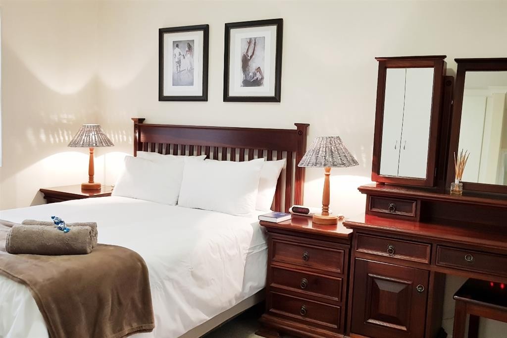 20190322_011511_10_DK_Master_bedroom