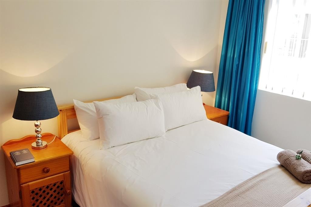 20181102_122020_6_KN_Master_bedroom