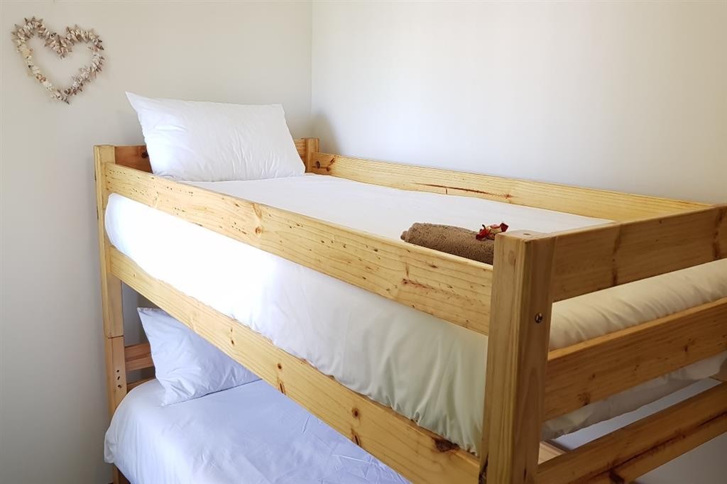 20181102_122028_7_KN_2nd_Bedroom