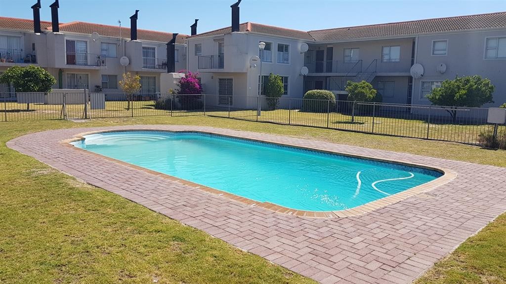 20181107_025445_Flamingo_Park_Pool