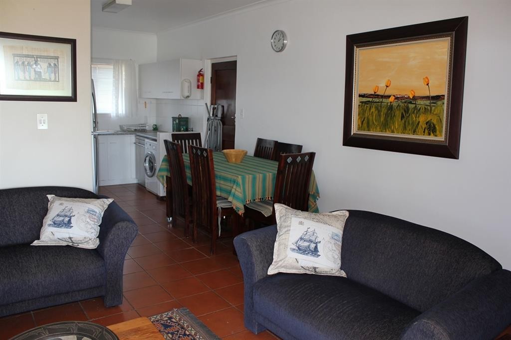 20171012_041802_5_SV_Living_and_dining