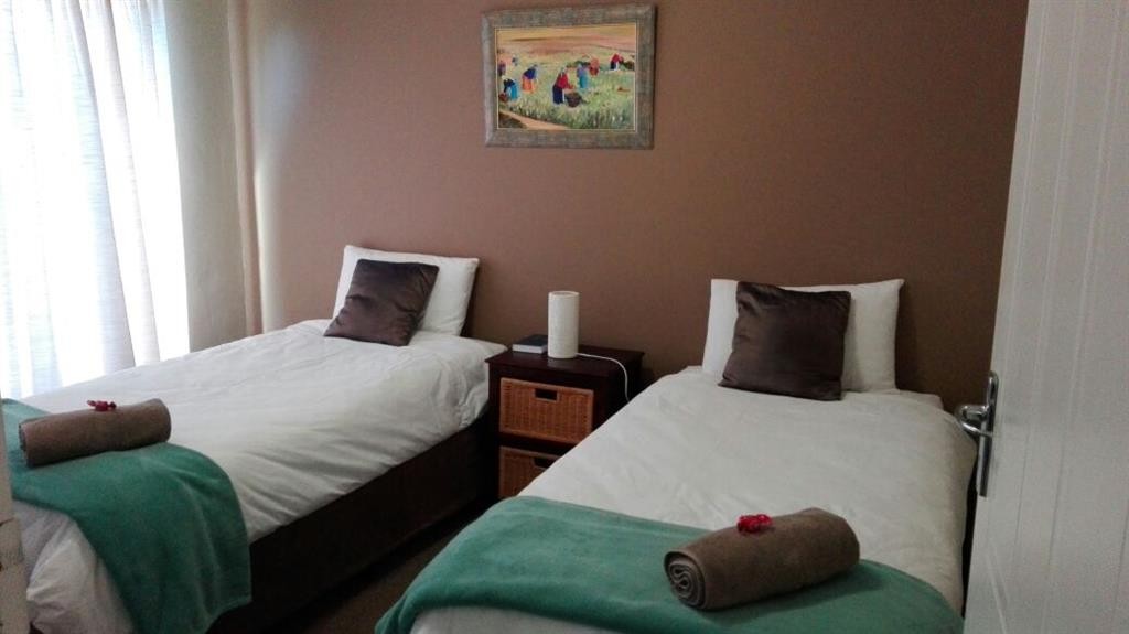 20171012_041853_8_SV_2nd_Bedroom