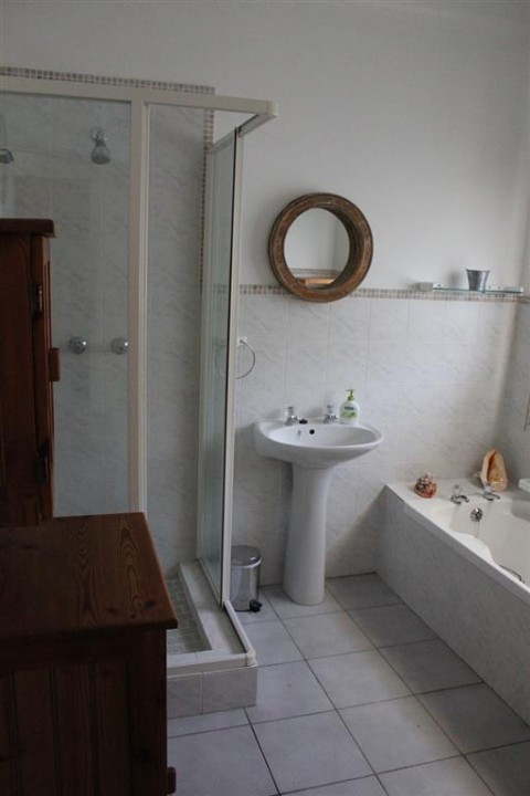 20171012_041908_9_SV_Bathroom