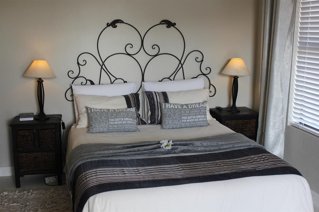 20180308_072902_3_SC1_Bedroom