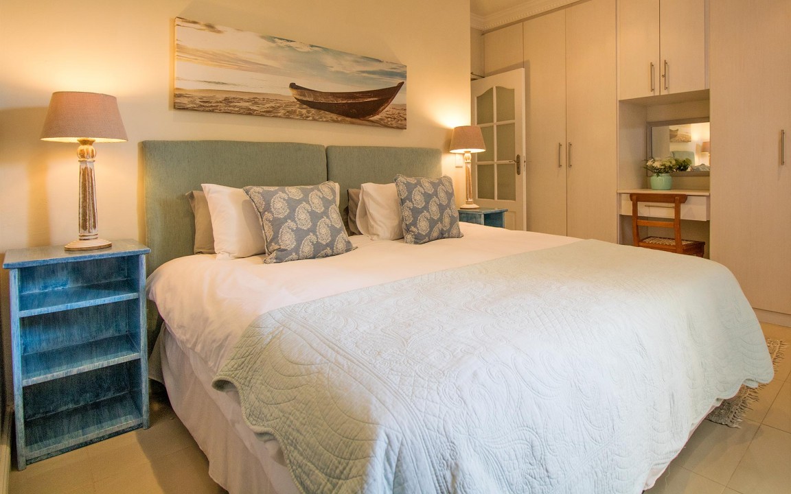 self-catering-accommodation-gordons-bay-port-suite-13