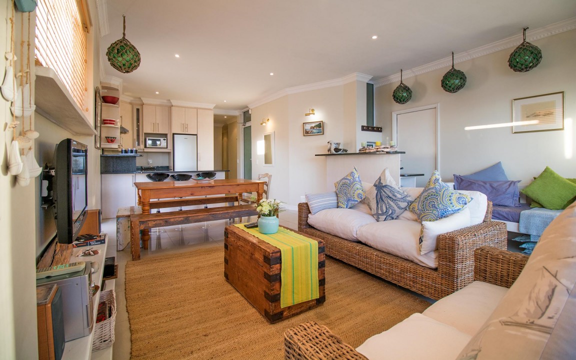 self-catering-accommodation-gordons-bay-port-suite-24