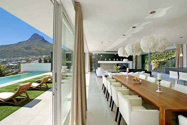 04. Indoor long table dining with view