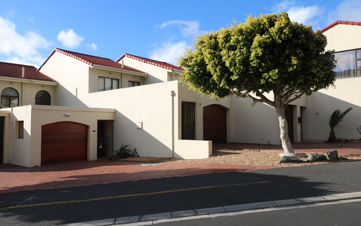 self-catering-accommodation-gordons-bay-milkwood-house-02
